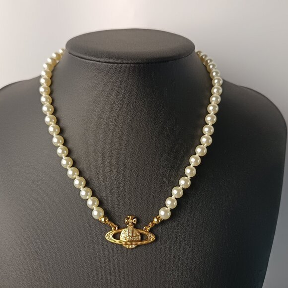 Vivienne westwood Gold Orb Pearl Button Necklace - Picture 1 of 5
